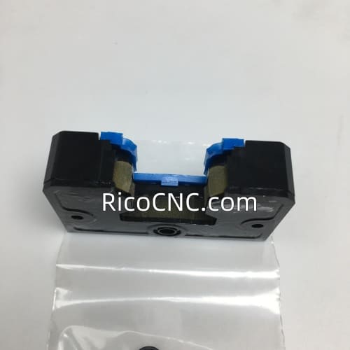 R161972500.jpg