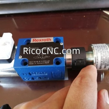 R900992642 Bosch Rexroth POPPET DIRECTIONAL VALVE M-3SED6UK1X/350CG24K4QMBG24