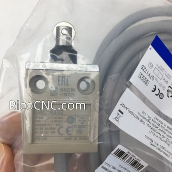 D4C-4332 Omron Roller Plunger Limit Switch